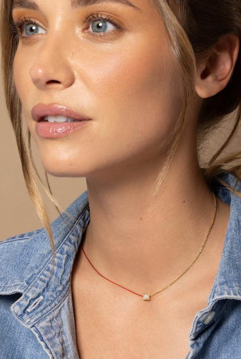 String-Chain Necklace with 0.10ct Round Diamond in Yellow Gold Square Setting - Redline - 0++
