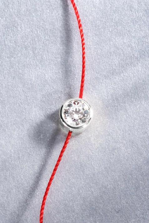 String Bracelet with 0.30ct Round Diamond in White Gold Bezel Setting - Redline - 0++