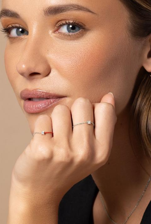 Ring with 0.11ct Princess Diamond in White Gold Prong Setting - Redline - 0++