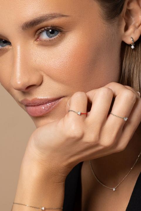 String Ring with 0.11ct Princess Diamond in White Gold Prong Setting - Redline - 0++