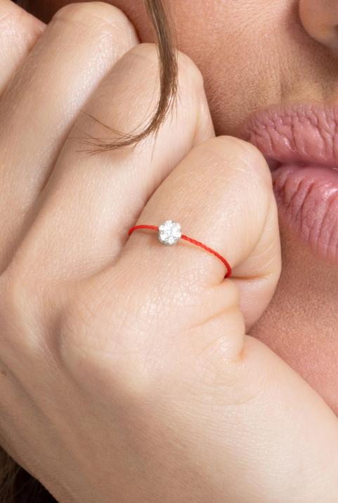 String Ring with 0.05ct Round Diamond in White Gold Cluster Setting - Redline - 0++