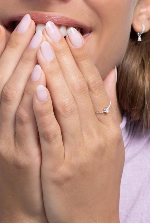 String Ring with 0.05ct Round Diamond in White Gold Cluster Setting - Redline - 0++