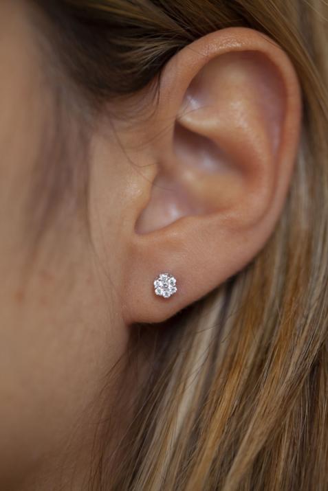Earrings with 0.20ct Round Diamond in White Gold Cluster Setting - Redline - 0++