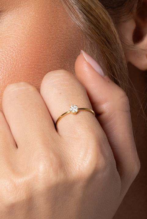 Ring with 0.20ct Round Diamond in Yellow Gold Cluster Setting - Redline - 0++