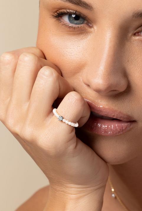 String Ring with 0.05ct Round Diamond in Black Gold Cluster Setting - Redline - 0++