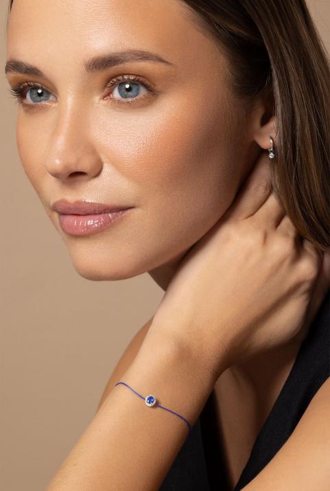 String Bracelet For Women with 0.06ct Oval Diamond and Sapphire in White Gold Prong Setting - Redline - 0++