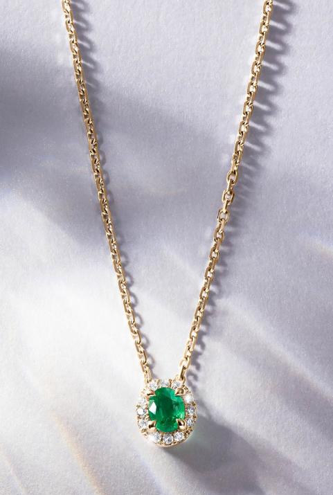 Chain Necklace For Women with 0.07ct Oval Diamond and Emeraldin Yellow Gold Prong Setting - Redline - 0++