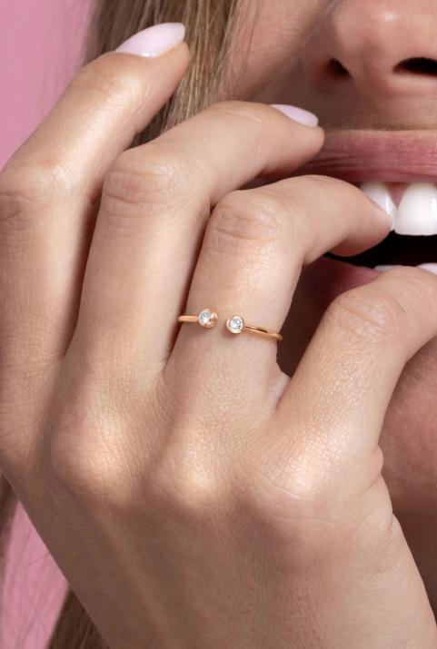 Ring with 0.10ct Round Diamond in Rose Gold Bezel Setting - Redline - 0++