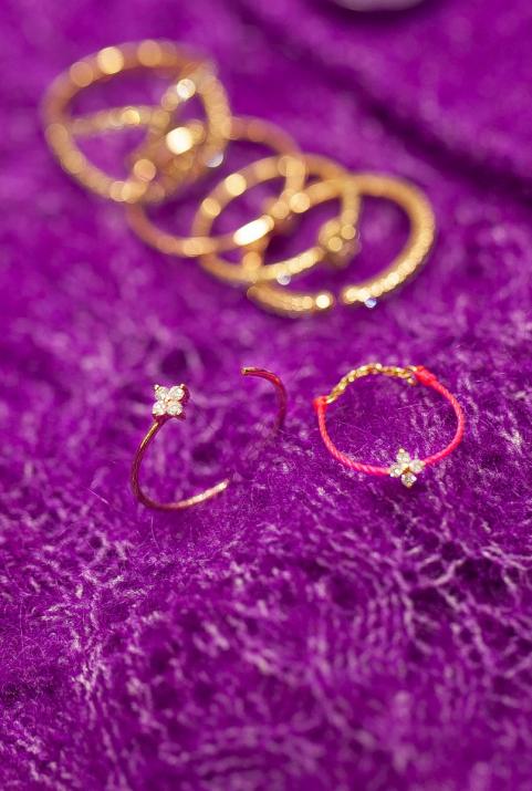 Ring with 0.056ct Round Diamond in Rose Gold Prong Setting - Redline - 0++