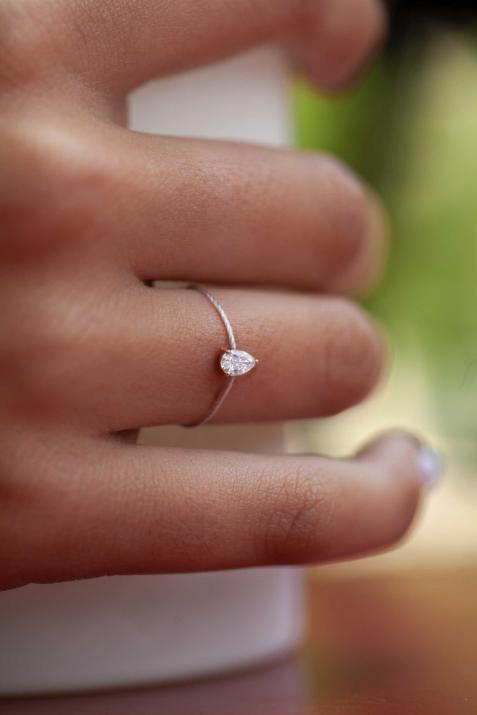 String Ring with 0.20ct Pear Diamond in Rose Gold Prong Setting - Redline - 0++