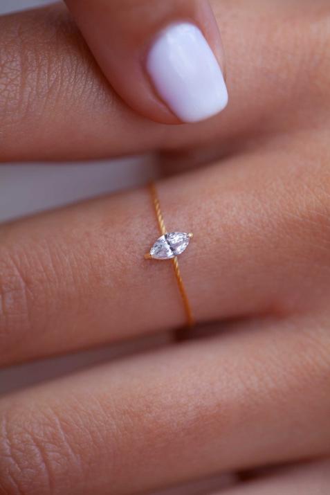 String Ring with 0.20ct Marquise Diamond in Yellow Gold Prong Setting - Redline - 0++