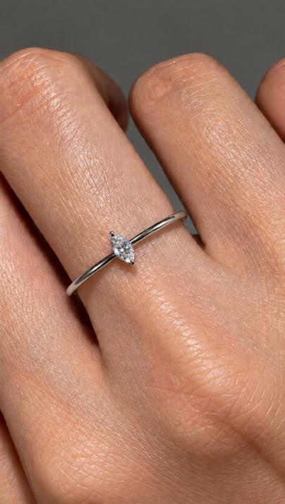 Majesté Band Ring White Gold - Redline - 0++