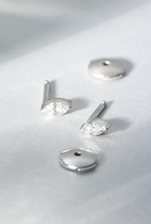 Majesté earrings in White Gold - Redline - 0++