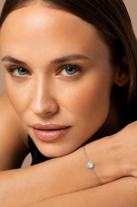 Chain Bracelet For Women with 0.085ct Round Diamond in White Gold Prong Setting - Redline - 0++