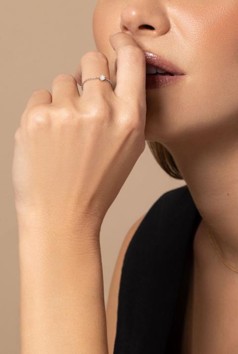 Absolu 0.10ct diamond chain ring in white gold - Redline - 0++