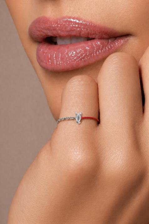 Lucky Horse Wire and Chain Ring White Gold - Redline - 0++