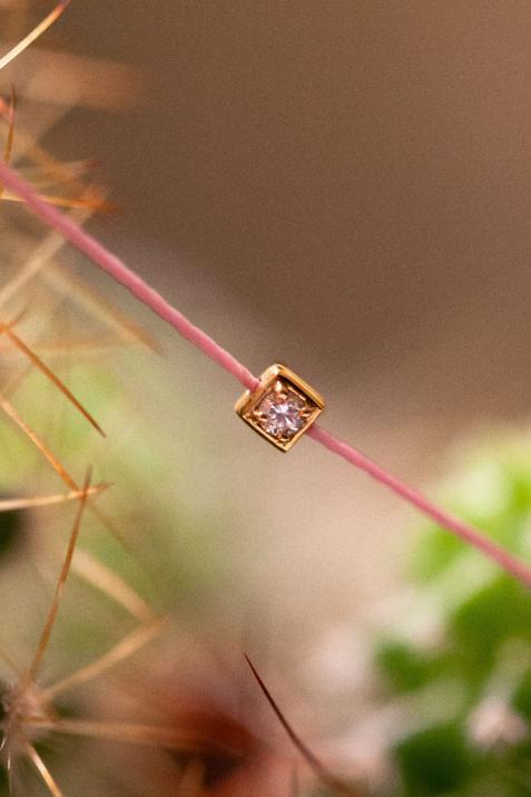 thread and 0.02 diamond Amy bracelet in yellow gold - Redline - 0++