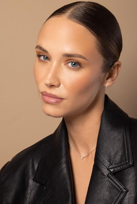 Earrings with 0.096ct Round Diamond in White Gold Bezel Setting - Redline - 0++