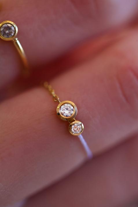 Chain Ring with 0.15ct Round Diamond in Yellow Gold Bezel Setting - Redline - 0++