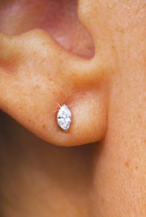 Majesté earrings in White Gold - Redline - 0++