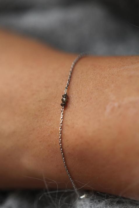 3 Black Stones Chain Bracelet in white gold - Redline