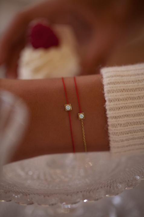 String-Chain Bracelet For Women with 0.10ct Round Diamond in Yellow Gold Square Setting - Redline - 0++