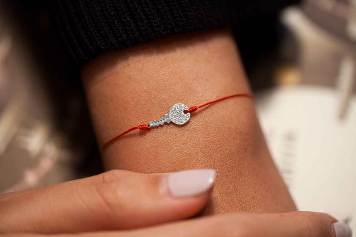 String Bracelet For Women with 0.085ct Round Diamond in White Gold Pavé Setting - Redline - 0++
