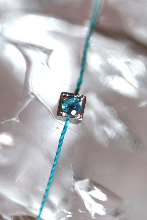 Cube Turquoise String Bracelet in White Gold - Redline