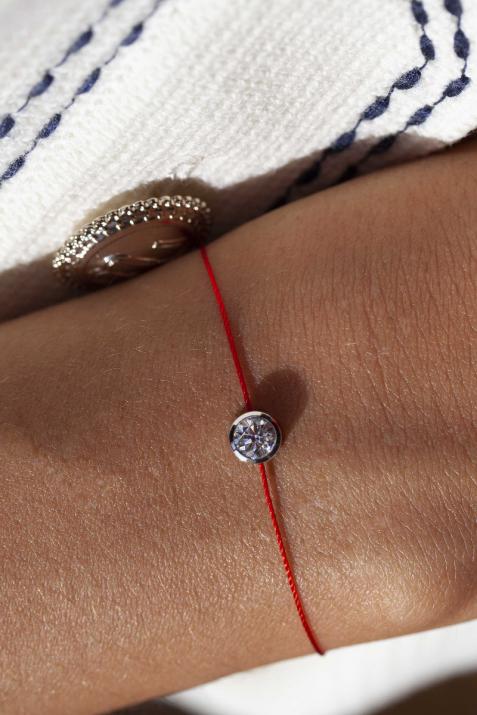 String Bracelet with 0.50ct Round Diamond in White Gold Bezel Setting - Redline - 0++