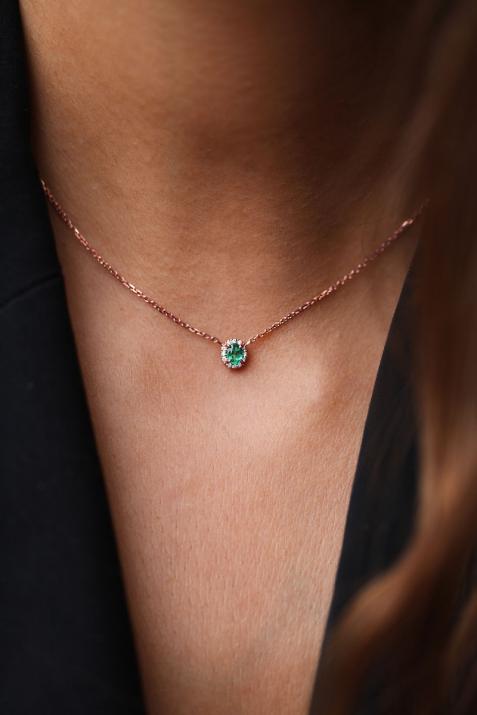 Chain Necklace For Women with 0.07ct Oval Diamond and Emeraldin Rose Gold Prong Setting - Redline - 0++