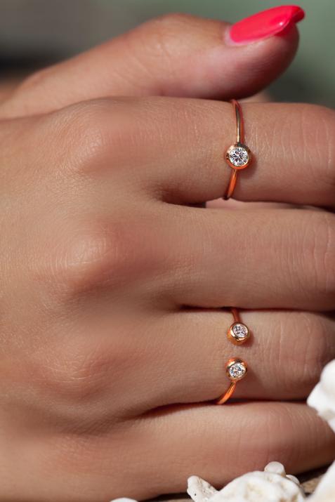 Bangle Ring with 0.10ct Round Diamond in Rose Gold Bezel Setting - Redline - 0++