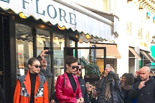 Spotted : les soeurs Hadid au Café de Flore !
