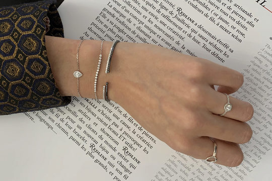 Tara De Mets X RedLine