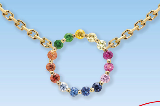 Le nouveau Collier en saphir de couleur