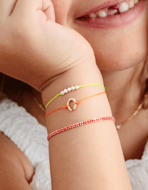 Little symbolic icons in gold